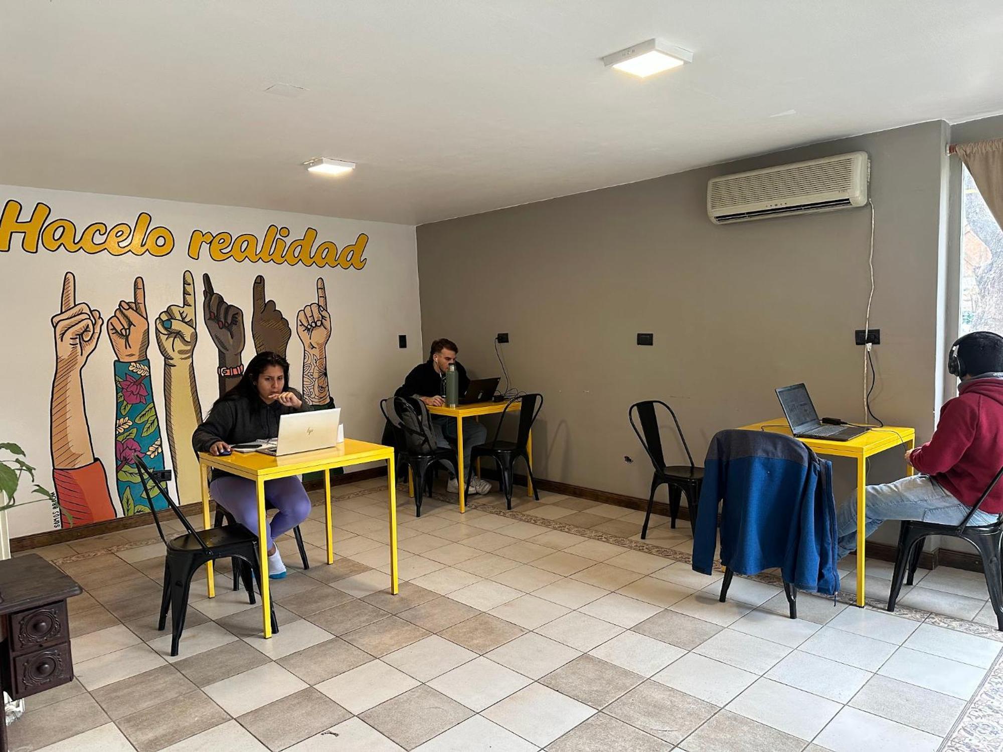 Gorilla Hostel เมนโดซา ภายนอก รูปภาพ